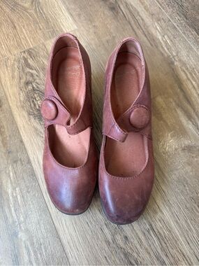 Dansko Women's Mary Jane Heels in Burgundy Leather